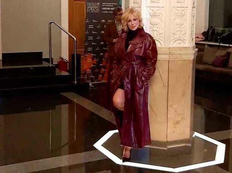 Ирина Гринева В Чулках – Подкидной 2005